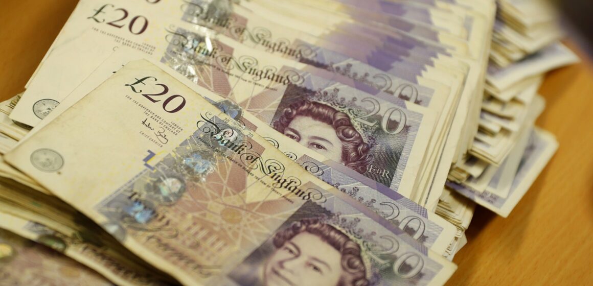 £10 200: Hur mycket sämre har britterna det efter 14 år av Tory-styre

