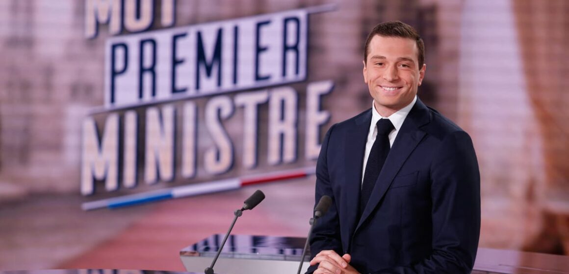  Högerextrema Bardella vill ha tillbaka Frankrikes EU-pengar.  Han får tänka om.
