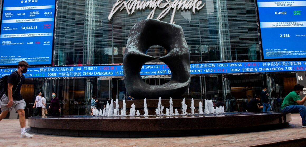 Hongkong för att hålla börsen öppen under tyfoner Hongkong för att hålla börsen öppen under tyfoner