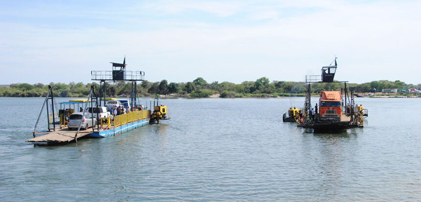 KAZA Visa: Ett steg framåt i integrationen i Afrika? Border crossing (ferry) from Botswana to Zambia, cc diego_cue, modified, https://commons.wikimedia.org/wiki/File:Border_crossing_%28ferry%29_from_Botswana_to_Zambia_-_panoramio.jpg