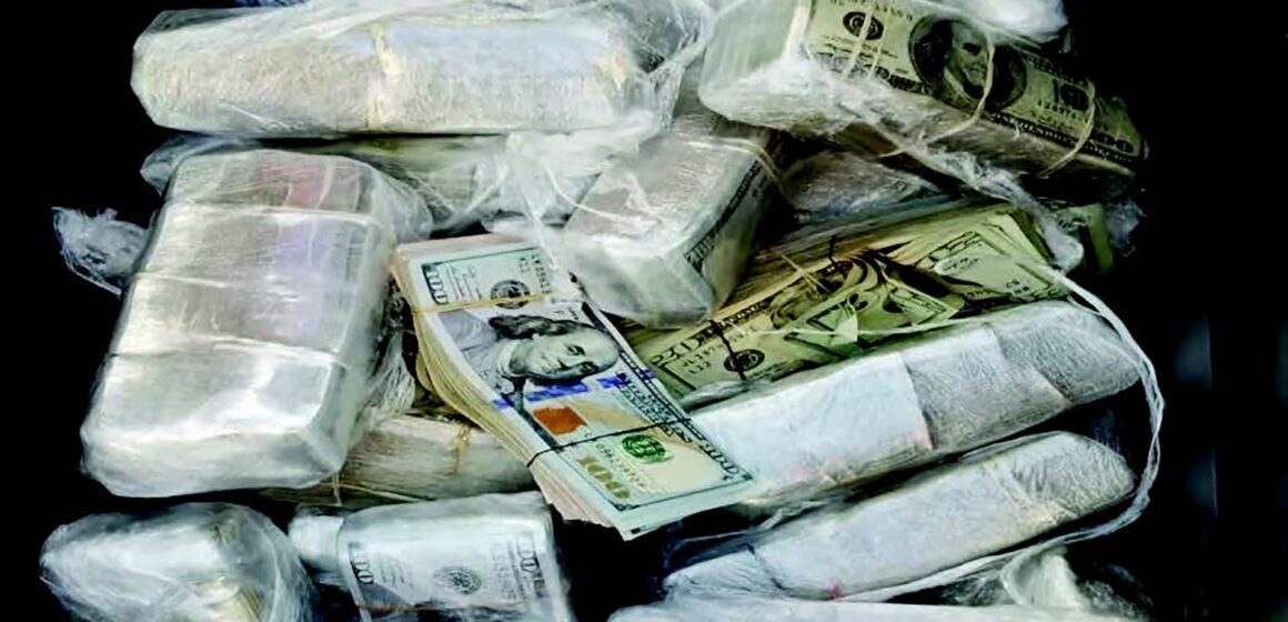 Kinesiska skuggbankirer hjälpte mexikanska karteller att tvätta drogpengar, säger USA Kinesiska skuggbankirer hjälpte mexikanska karteller att tvätta drogpengar, säger USA