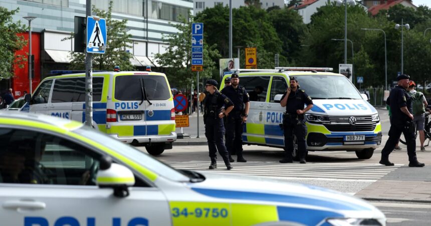 Krigande knarkgäng skruvar upp värmen på Sveriges regering
