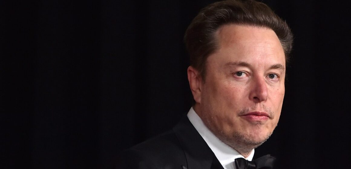 Elon Musk säger att han kommer att flytta företag från Kalifornien på grund av translag

