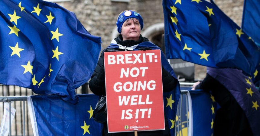 Britter skulle rösta för att gå med i EU igen Britter skulle rösta för att gå med i EU igen i en ny folkomröstning, visar enkäten