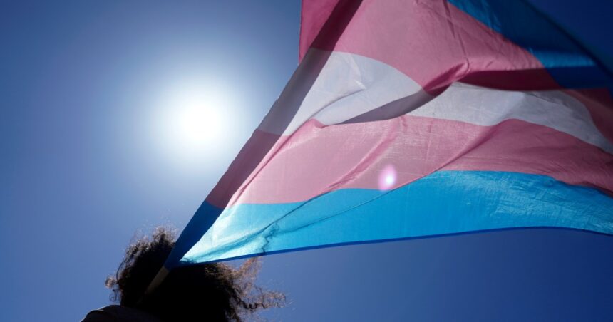 Transgender kvinnas förbud från appar endast för kvinnor diskriminerande, domstolsregler

