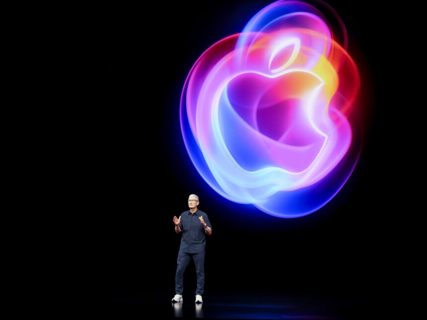Apple lanserar AI iPhone när Huawei kastar skugga med trefaldig telefon

