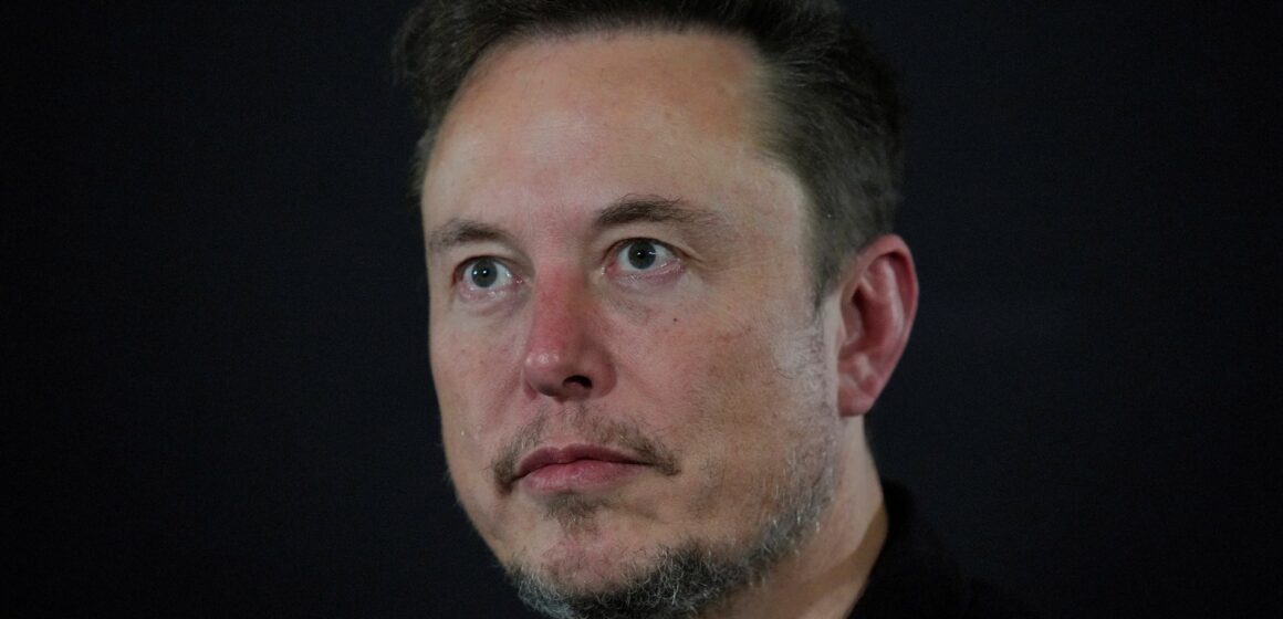 Elon Musk dubbar Australiens regering "fascister" över lagar om desinformation

