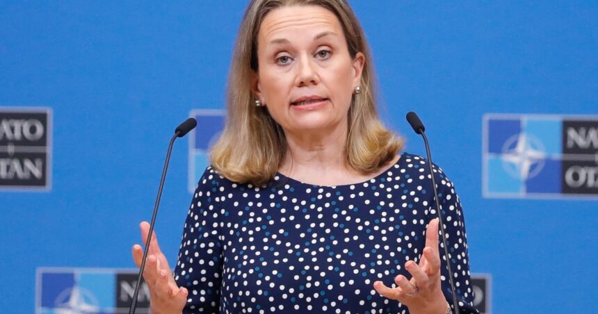 USA:s sändebud till NATO ifrågasätter EU:s "köp lokalt" strategi för vapen
