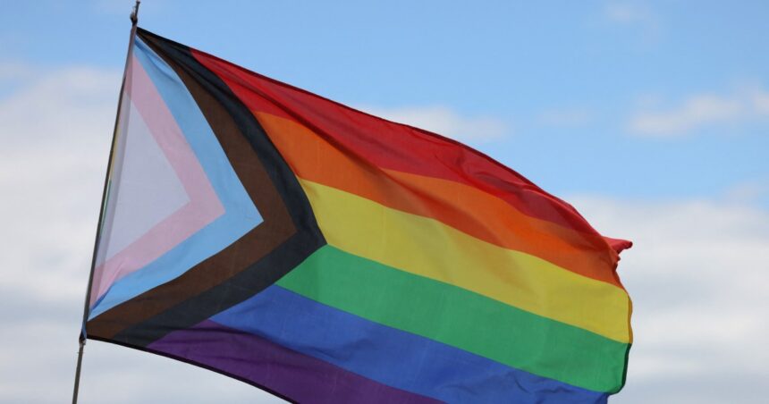 Malaysisk domstol beslutar att Swatch-klockor som beslagtagits på grund av HBTQ-design ska återlämnas

