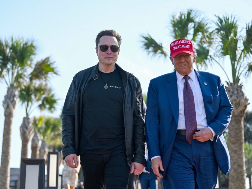 Musk skjuter upp SpaceX Starship-raket med Trump vid sin sida


