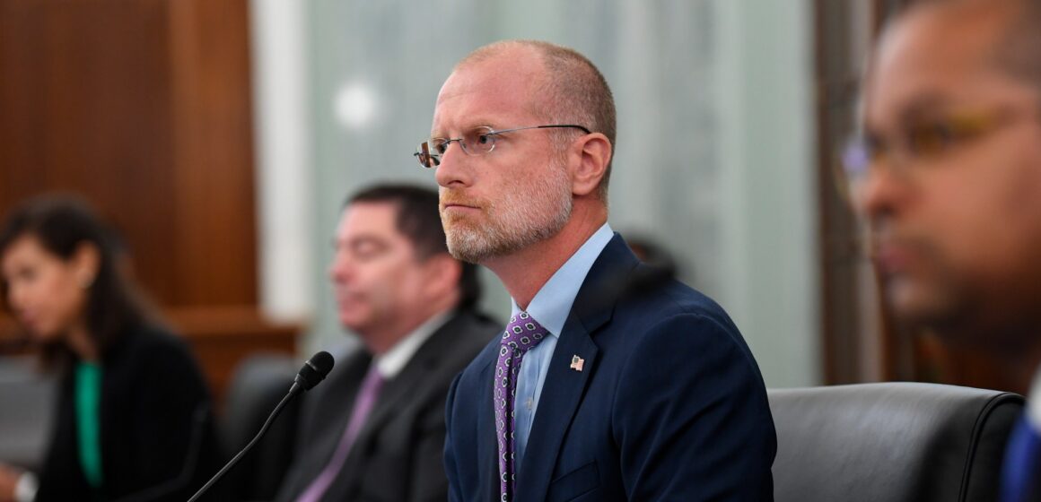 Trump väljer Big Tech-kritiker som skrev kapitlet "Project 2025" till att leda FCC

