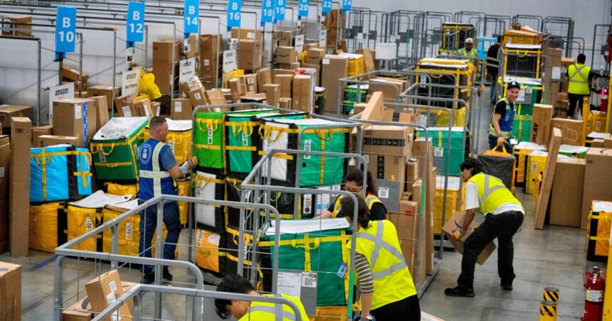 Amazon-arbetare strejkar i USA under hektisk jul


