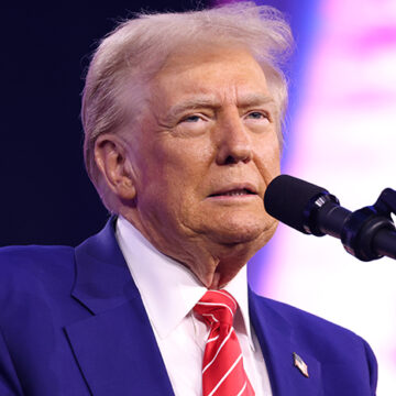 cc Gage Skidmore, modified, https://commons.wikimedia.org/w/index.php?sort=last_edit_desc&search=donald+trump+filetype%3Abitmap&title=Special%3ASearch&profile=advanced&fulltext=1&advancedSearch-current=%7B%22fields%22%3A%7B%22filetype%22%3A%22bitmap%22%7D%7D&ns0=1&ns6=1&ns12=1&ns14=1&ns100=1&ns106=1#/media/File:Donald_Trump_(54235541158).jpg