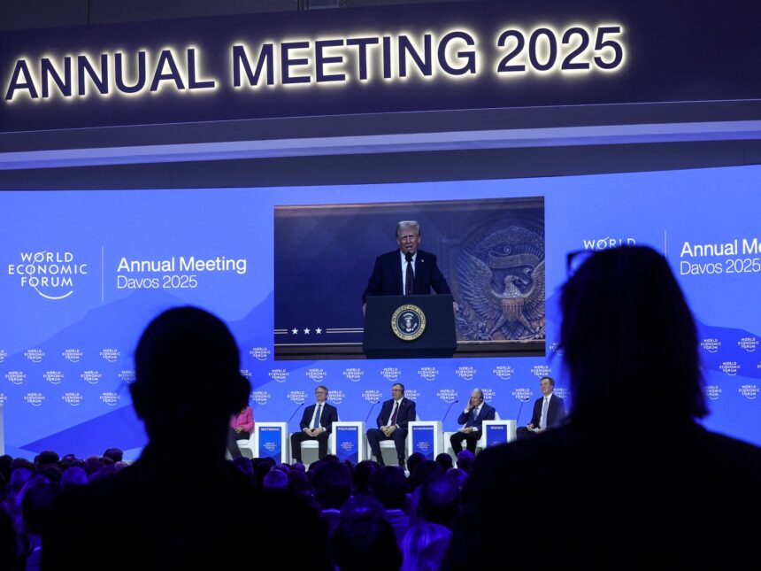 USA:s president Trump hotar med tullar vid Davos World Economic Forum 2025

