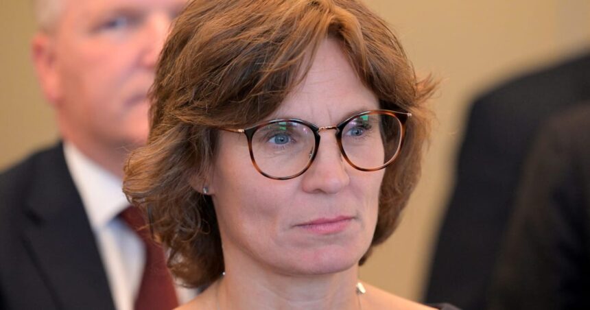 Bönderna är nyckeln till att lösa Europas vattenkris, säger EU:s miljöchef

