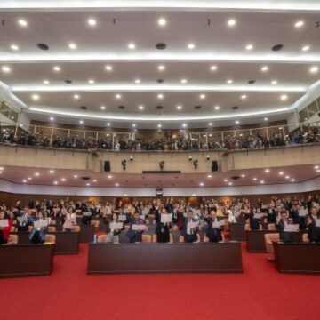 Djupa nedskärningar till regeringens budget Spark utbredd återkallande insatser mot Deep Cuts to Government Budget Spark Widespread Recall Efforts Against KMT Legislators in Taiwan