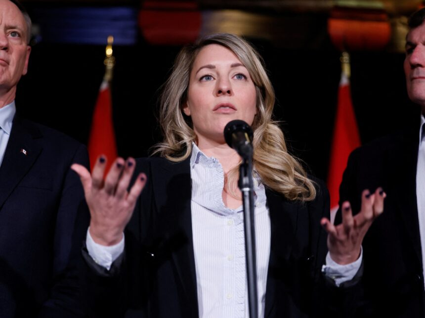 Kanadas utrikesminister Joly träffar Rubio när USA: s tullhot vävstolar vävstolar

