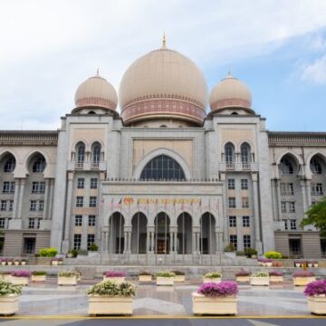 Den malaysiska regeringen flyttar för att blockera ex-PM Najibs husarrestbud Malaysian Government Moves to Block Ex-PM Najib’s House Arrest Bid