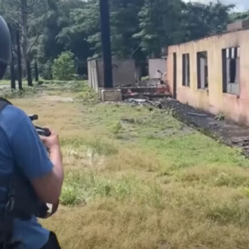 cc MPATV/Ko Han Htoo Zaw, modified, https://commons.wikimedia.org/wiki/File:MPATV_press_in_Karen_State.jpg