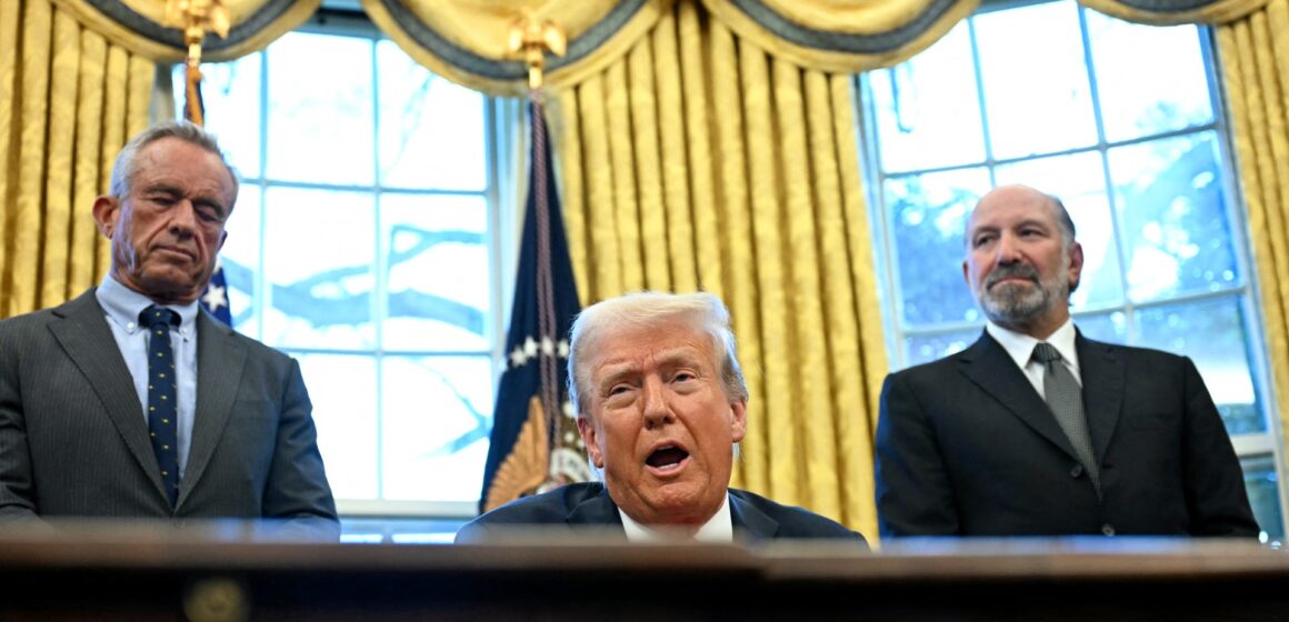 Trump -tullar på 25% på Kanada, Mexiko började sparka i 4 mars

