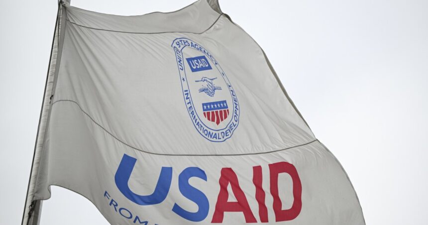 USA sänker utländska stödbudgetar med mer än 90%, säger Trump -administrationen

