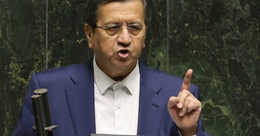 Irans ekonomiminister impeach när inflationen ökar, valutan faller

