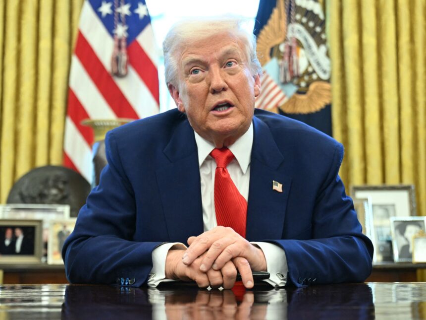 Hur Trump flipade på pausar tullar

