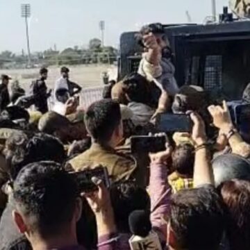 'Inte bara drunkning': Gujjar -samhället kräver rättvisa över misstänkta dödsfall ‘Not Just Drowning’: Gujjar Community Demands Justice Over Suspicious Deaths in Kashmir