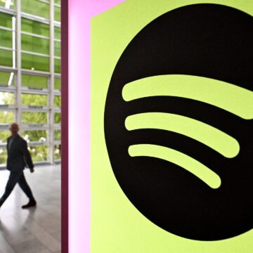 Spotify ner för tusentals användare över hela världen


