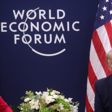 Trump rader tillbaka Tariffhot för att komma överens om EU: s handelspratsförlängning

