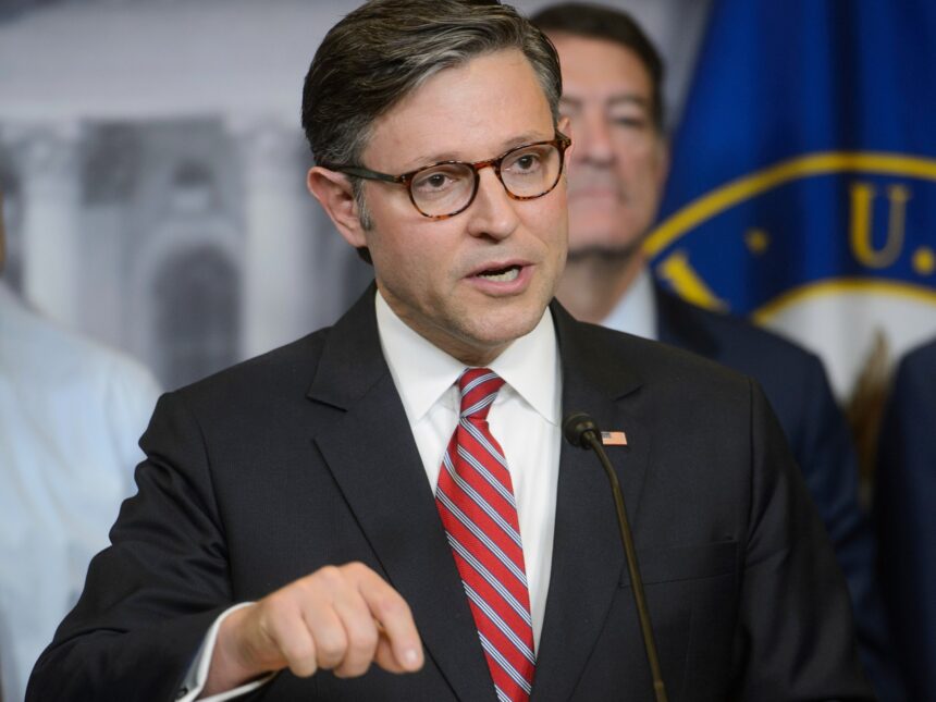 US House passerar skatt och utgifter med en enda röst

