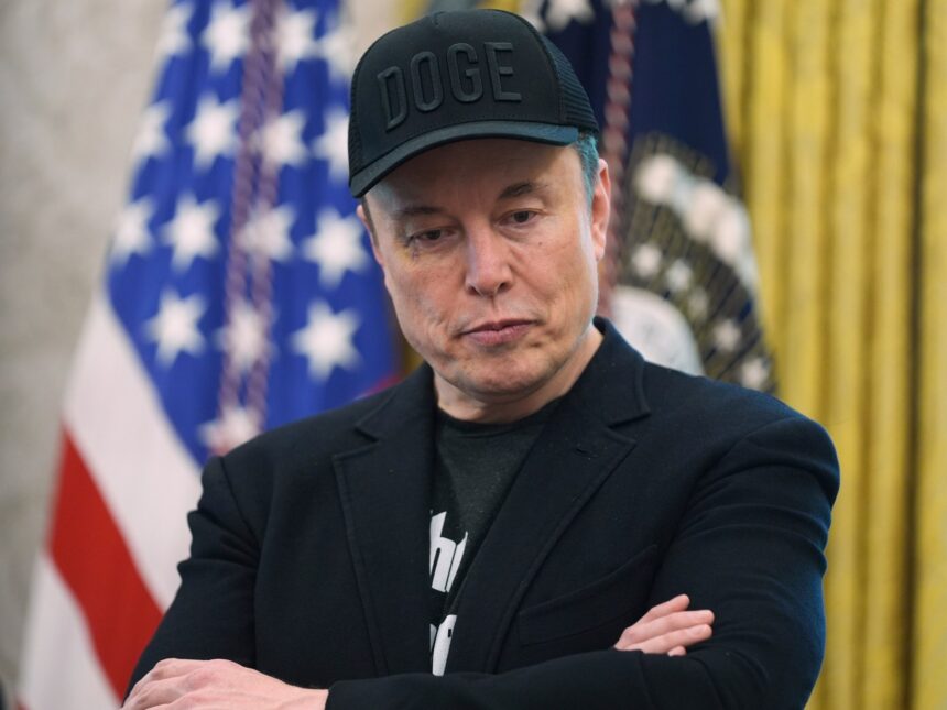 Elon Musk smälter Trumps signaturbudgetförslag som en "motbjudande styggelse"

