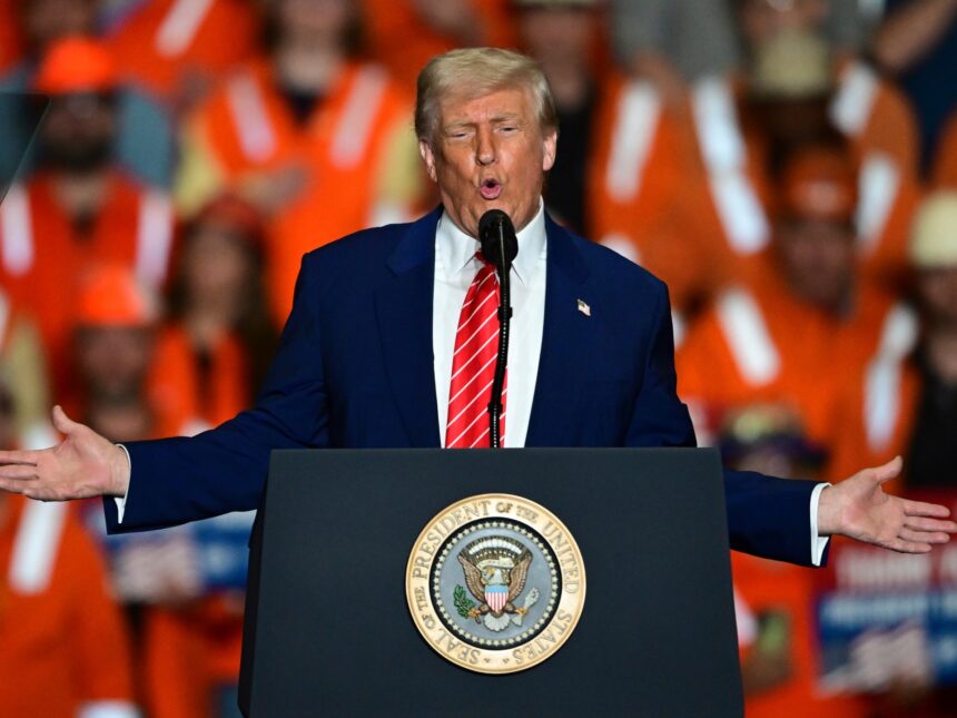 Trump säger att vi kommer att höja ståltariffer till 50 procent på Pennsylvania Rally

