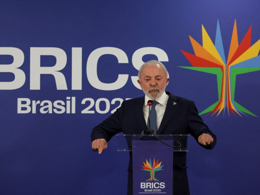 Donald Trump hotar 'oamerikanska' BRICS-länder med 10 procent tull Donald Trump hotar 'oamerikanska' BRICS-länder med 10 procent tull