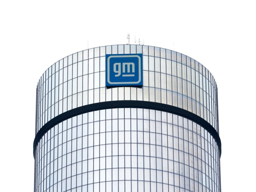 General Motors rapporterar ett vinstfall på 35% när tullar väger på bilindustrin

