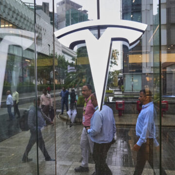 Tesla lanserar Model Y i Indien med förhöjd prislapp mitt i höga tullar

