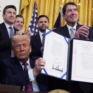 Trump säger att nyligen undertecknad kryptolag kommer att upprätta "amerikansk dominans"

