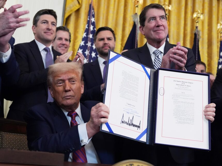 Trump säger att nyligen undertecknad kryptolag kommer att upprätta "amerikansk dominans"

