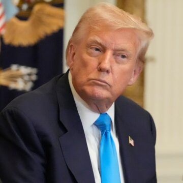 Trump tillkännager handel med Sydkorea och sätter tullar på 15 Trump tillkännager handel med Sydkorea och sätter tullar på 15 procent