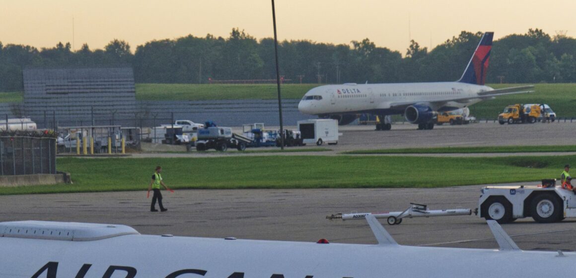 Air Canada Strike fortsätter, avbryter ekonomisk vägledning

