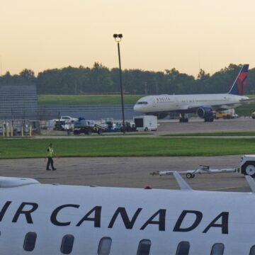 Air Canada Strike fortsätter, avbryter ekonomisk vägledning

