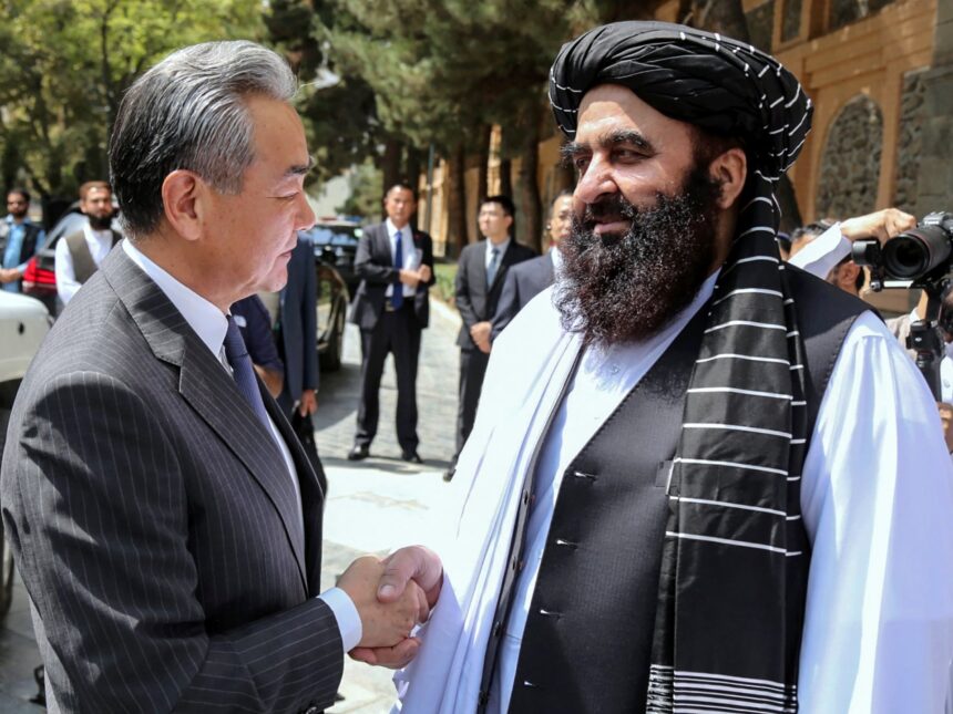 China FM i Afghanistan, erbjuder att fördjupa samarbetet med Taliban China FM i Afghanistan, erbjuder att fördjupa samarbetet med Taliban -härskare