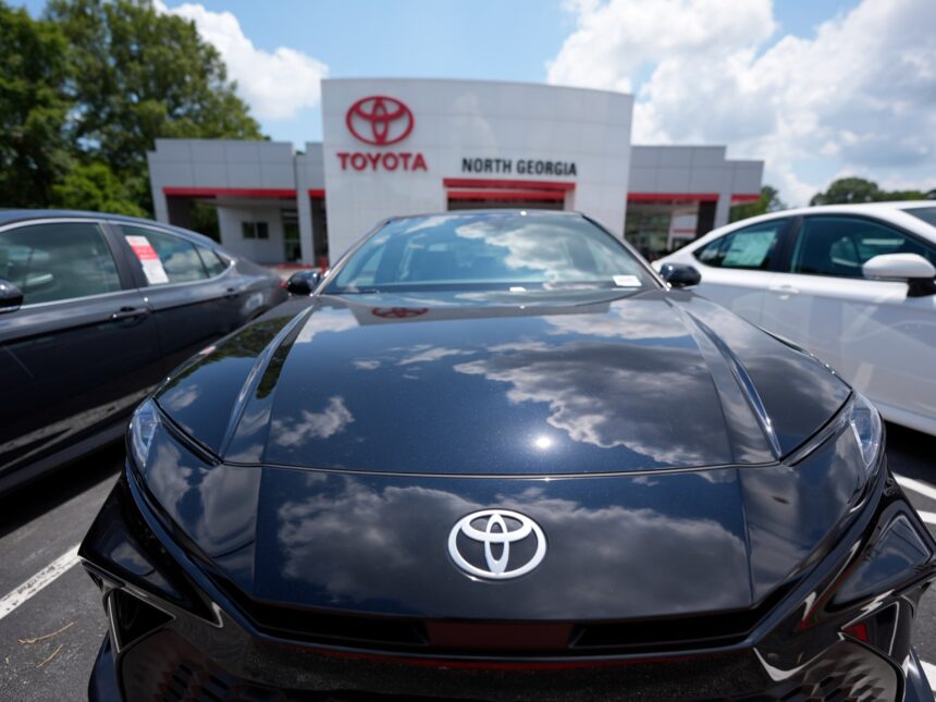 Toyota räknar med att förlora miljarder när Trump -tullar väger Toyota räknar med att förlora miljarder när Trump -tullar väger på bilsektorn