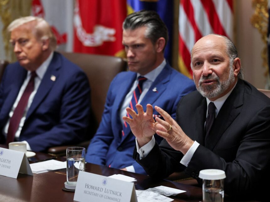Trump -administrationen betraktar andel i försvarsföretag som Lockheed Martin Trump -administrationen betraktar andel i försvarsföretag som Lockheed Martin