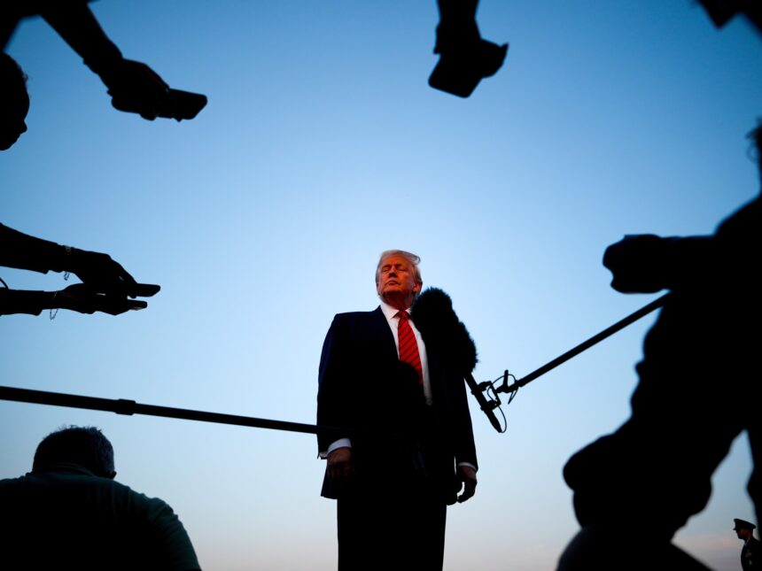 Trump anklagar banker för att diskriminera sina anhängare

