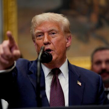 Trump avfyrar officiella övervakningsdata efter dystra anställningsantal Trump avfyrar officiella övervakningsdata efter dystra anställningsantal