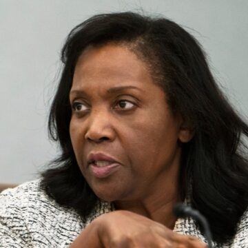 Trump beställer borttagning av Fed guvernör Cook över anspråk på hypoteksbedrägerier

