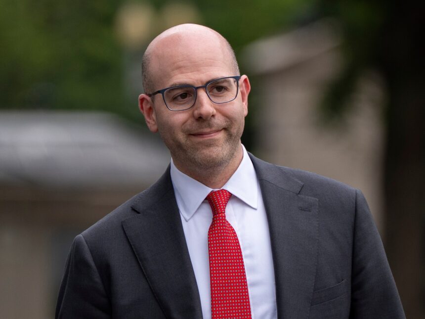 Trump för att nominera "lojalist" Stephen Miran till Federal Reserve Trump för att nominera "lojalist" Stephen Miran till Federal Reserve Board