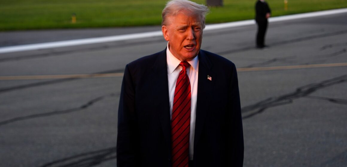 Trump säger att fyra kandidater för att köra för Fed Chair, utesluter Bessent

