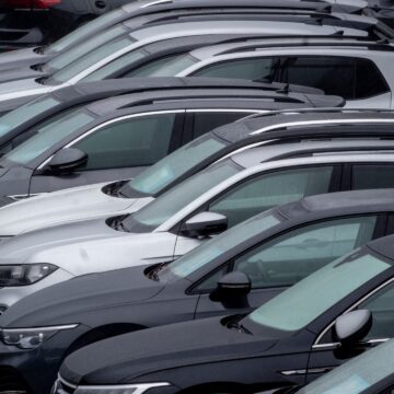 USA: s bilförsäljning långsamt efter tulldrivna köp av ökad övergång

